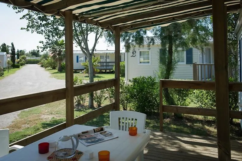 Camping Les Avignon - La Laune Villeneuve-les-Avignon France