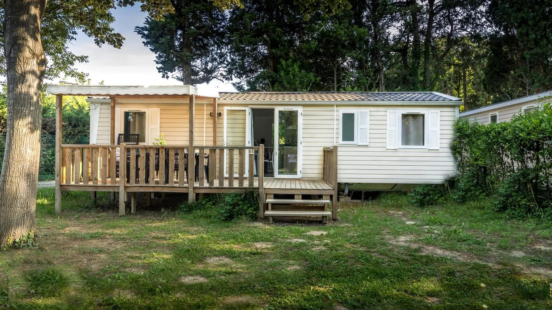 Camping Les Avignon - La Laune Villeneuve-lès-Avignon France