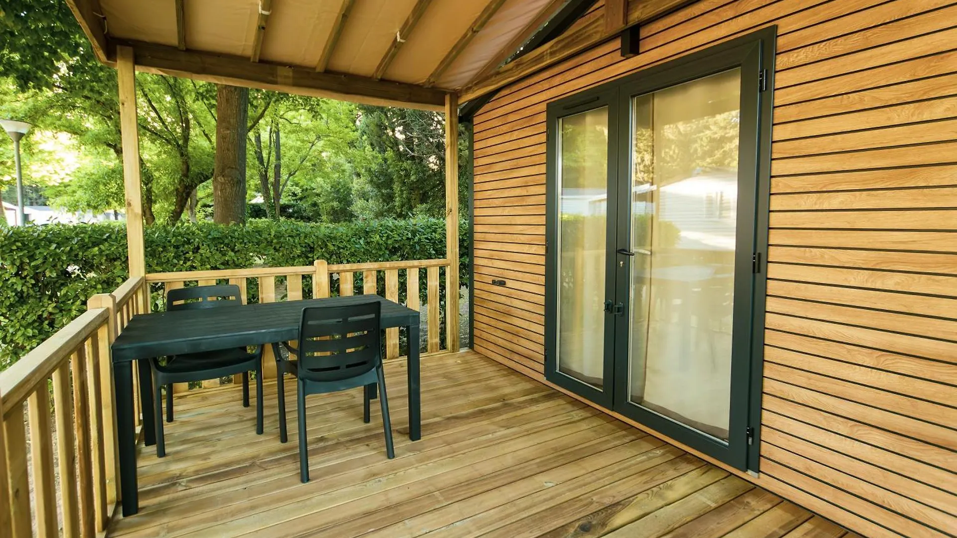 Camping Les Avignon - La Laune Villeneuve-les-Avignon 3*,  France